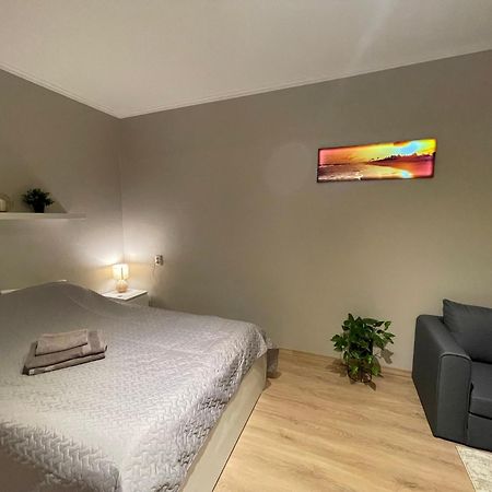 Cozy Apartment Close To Riga Airport Ngoại thất bức ảnh